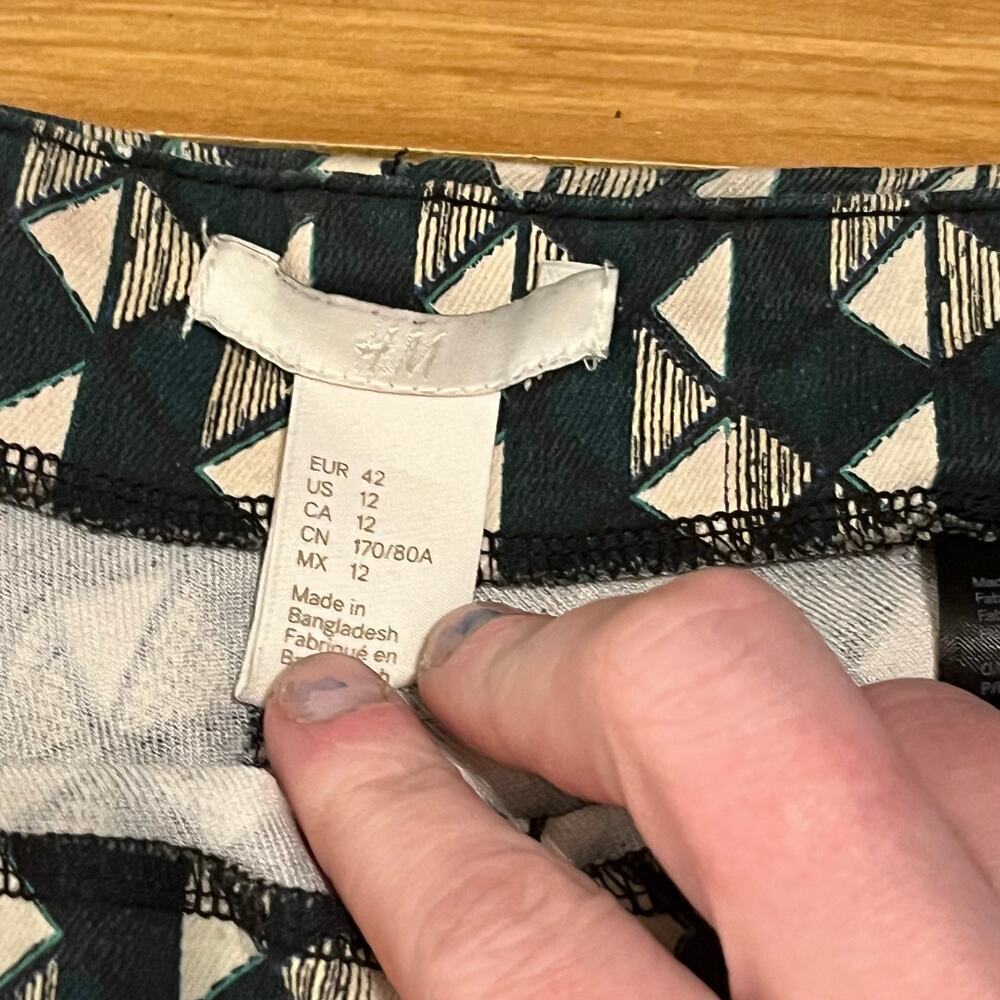 H&M Skinny Fit Geometric Print Pants Green Trousers Size 12 - Picture 9 of 11